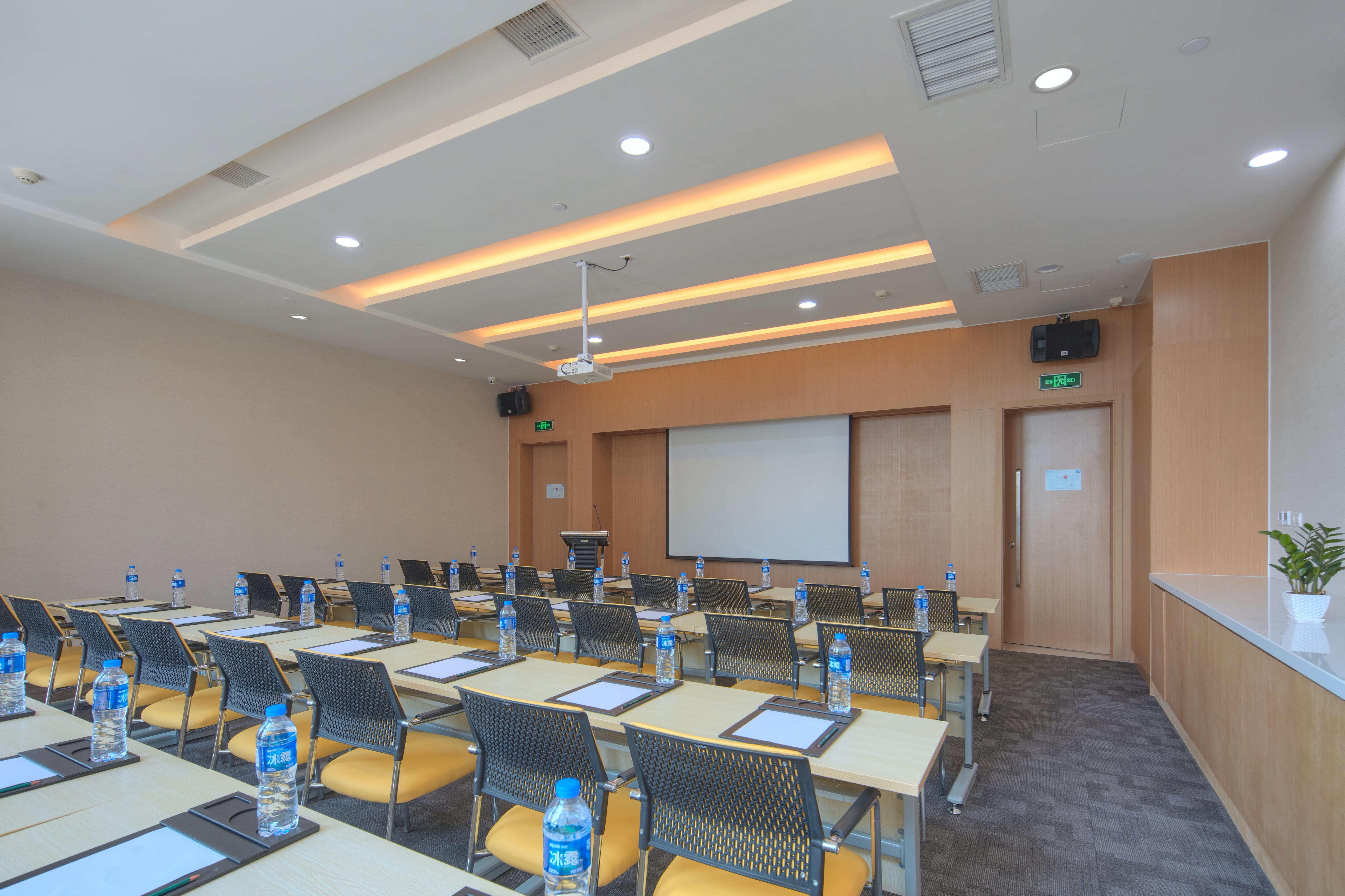 Holiday Inn Express Luoyang Yichuan By Ihg Екстер'єр фото