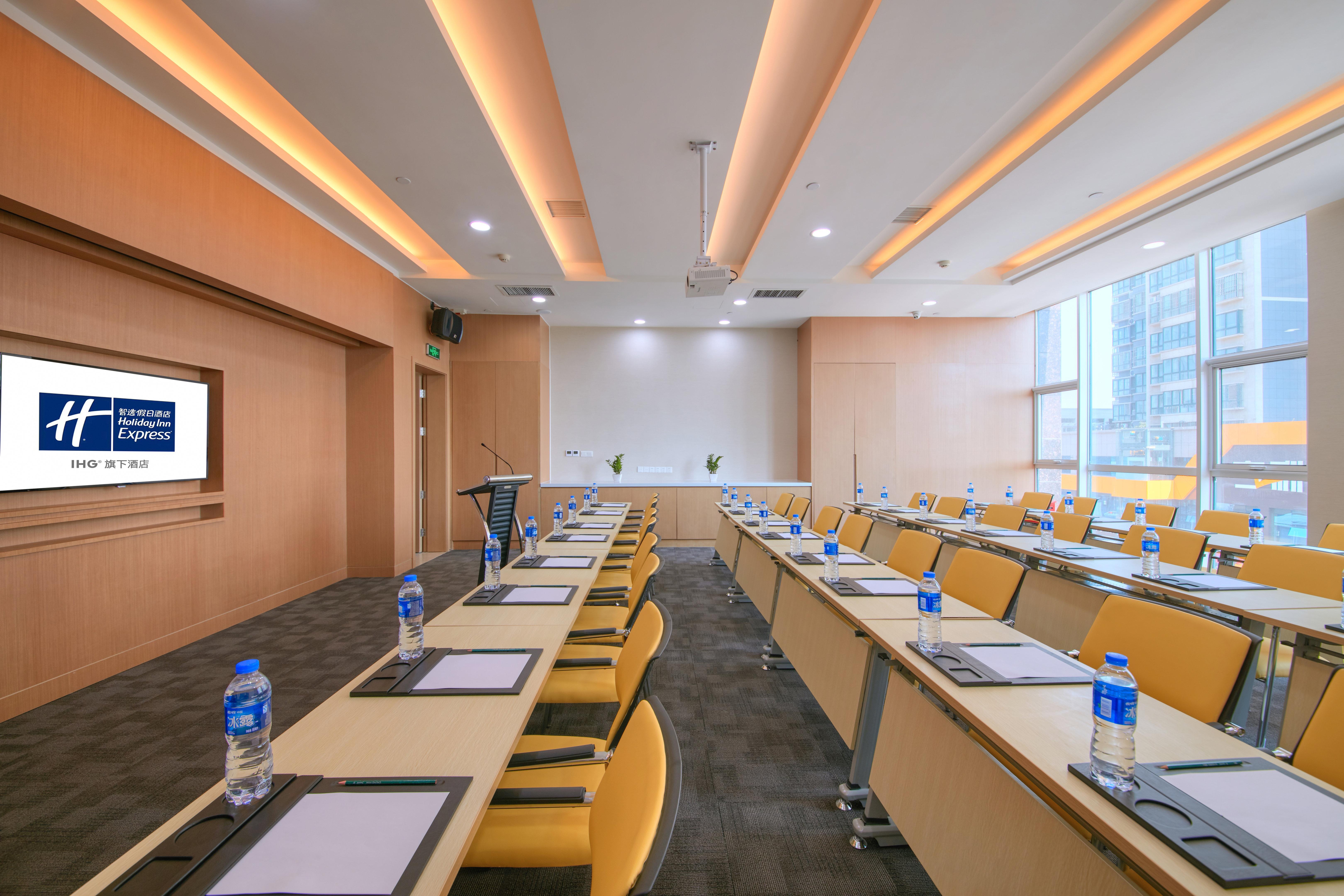 Holiday Inn Express Luoyang Yichuan By Ihg Екстер'єр фото