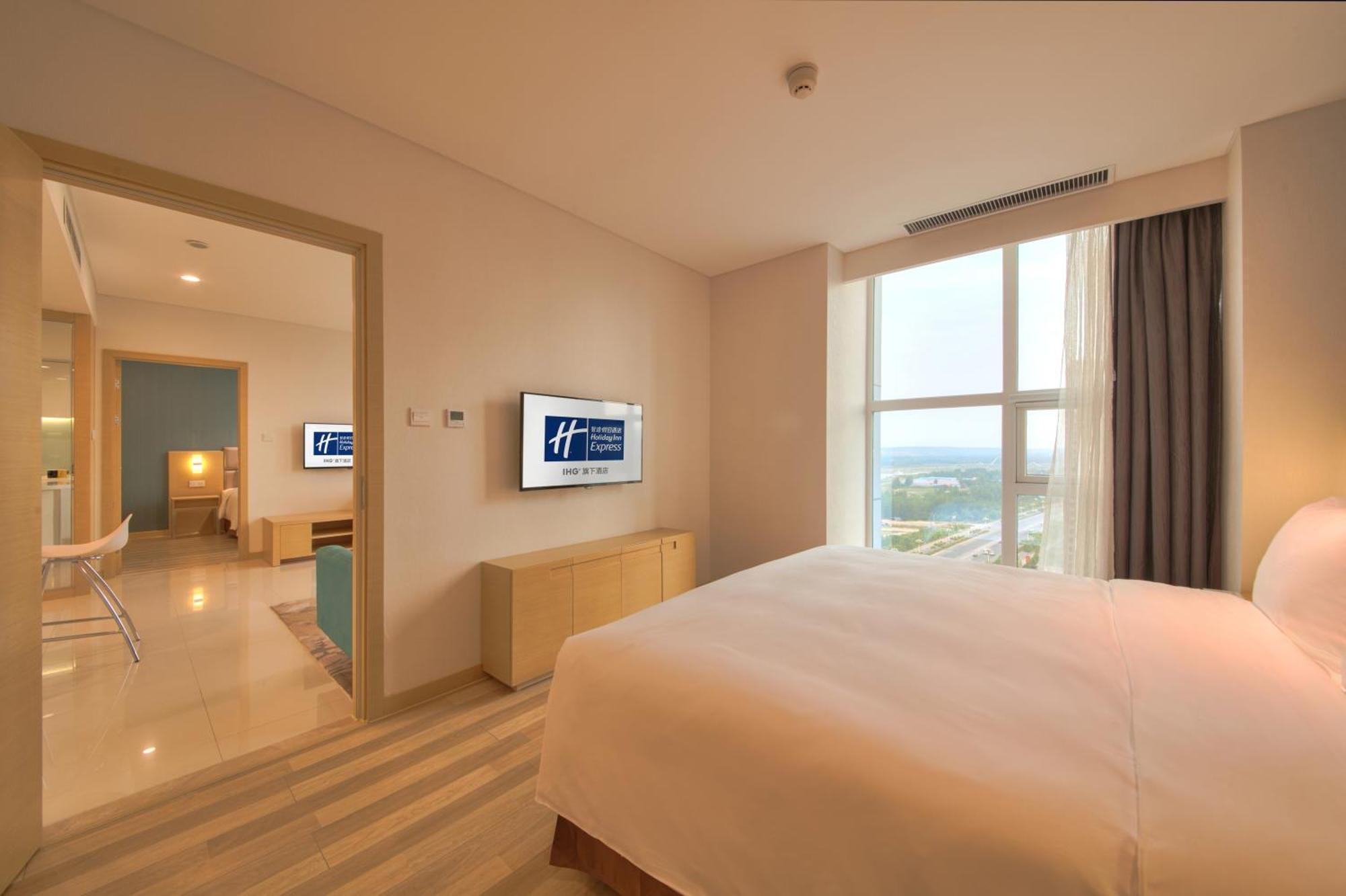 Holiday Inn Express Luoyang Yichuan By Ihg Екстер'єр фото